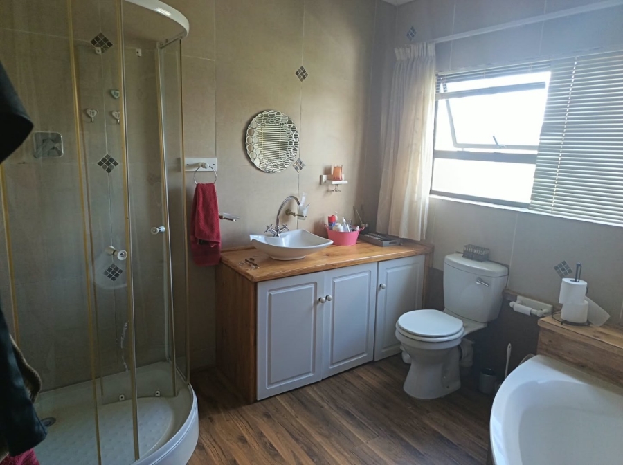 5 Bedroom Property for Sale in Quaggafontein Free State